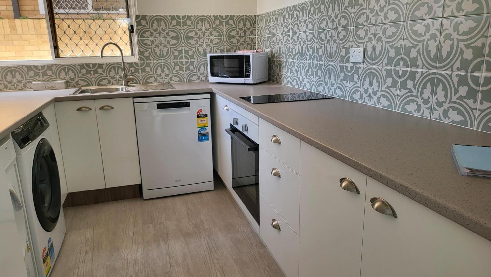 Husky 19 Beautifully Appointed Apartments - Great Location - In The Heart Of Husky Huskisson Kültér fotó